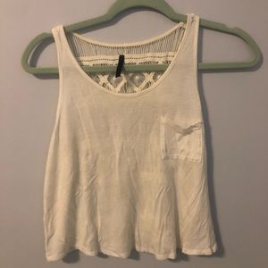 WHITE POCKET CROCHET TANK SIZE SMALL